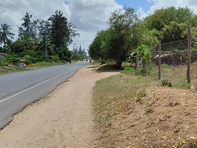 Gede Road one-acre land - listing photo 3