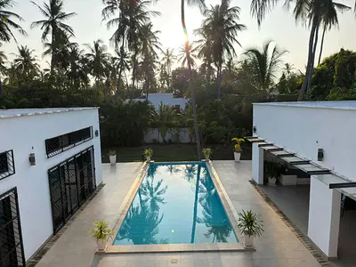 Mida Creek coastal villa - listing photo 2